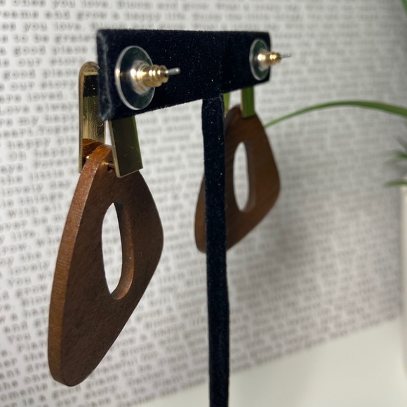 Boho Triangle Wood Drop Earring New! - Picture 3 of 4